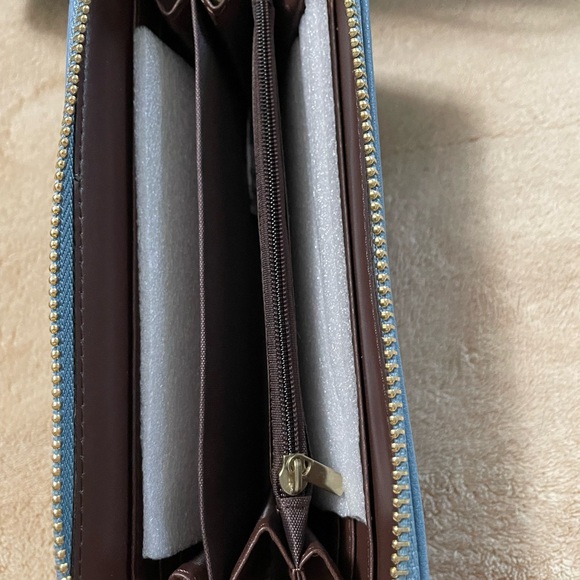 MK Collection Tote with Wallet - Picture 10 of 13